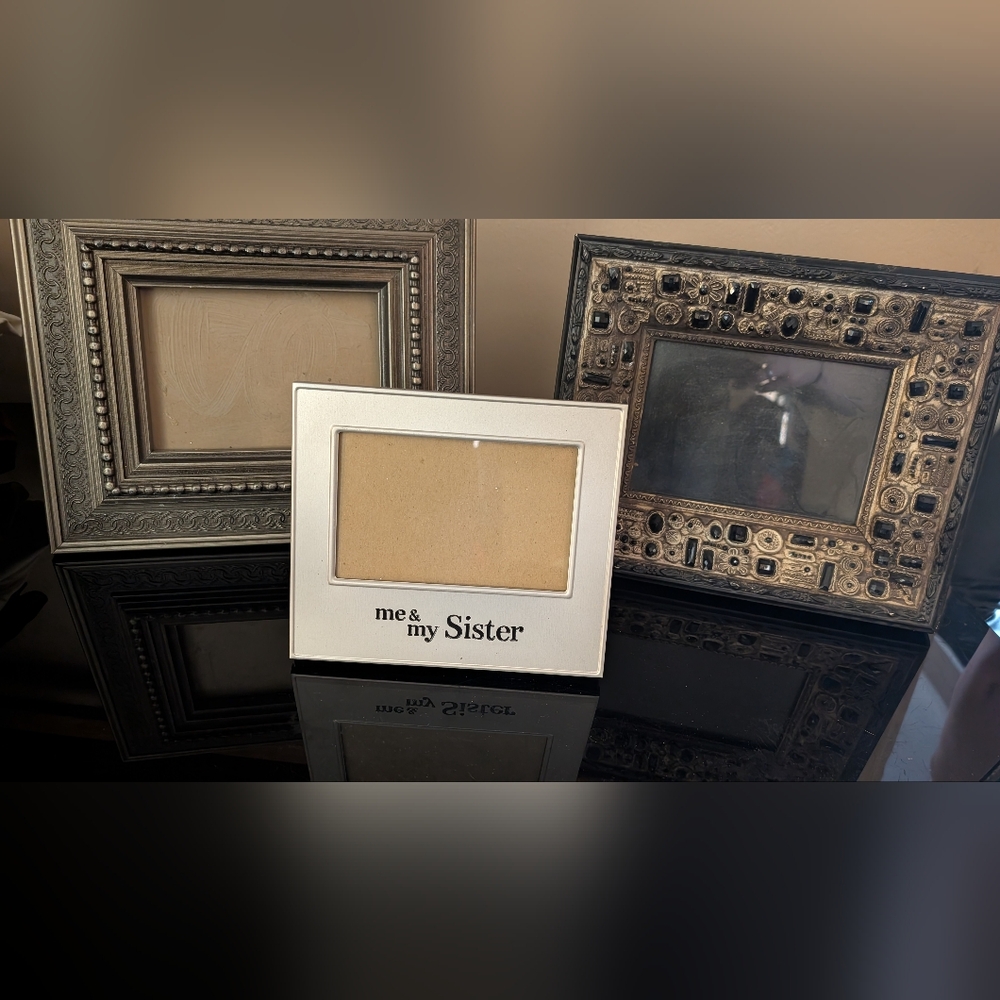 3 picture frames for the price of 1!